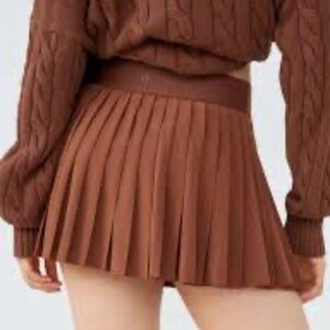 Aritizia TnAction TnaMove Tennis ProMicro pleated high rise Skirt Tan Size L